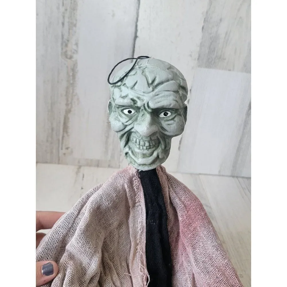 Green zombie Gremlin Goblin‎ hanging prop the core zombie Halloween scary